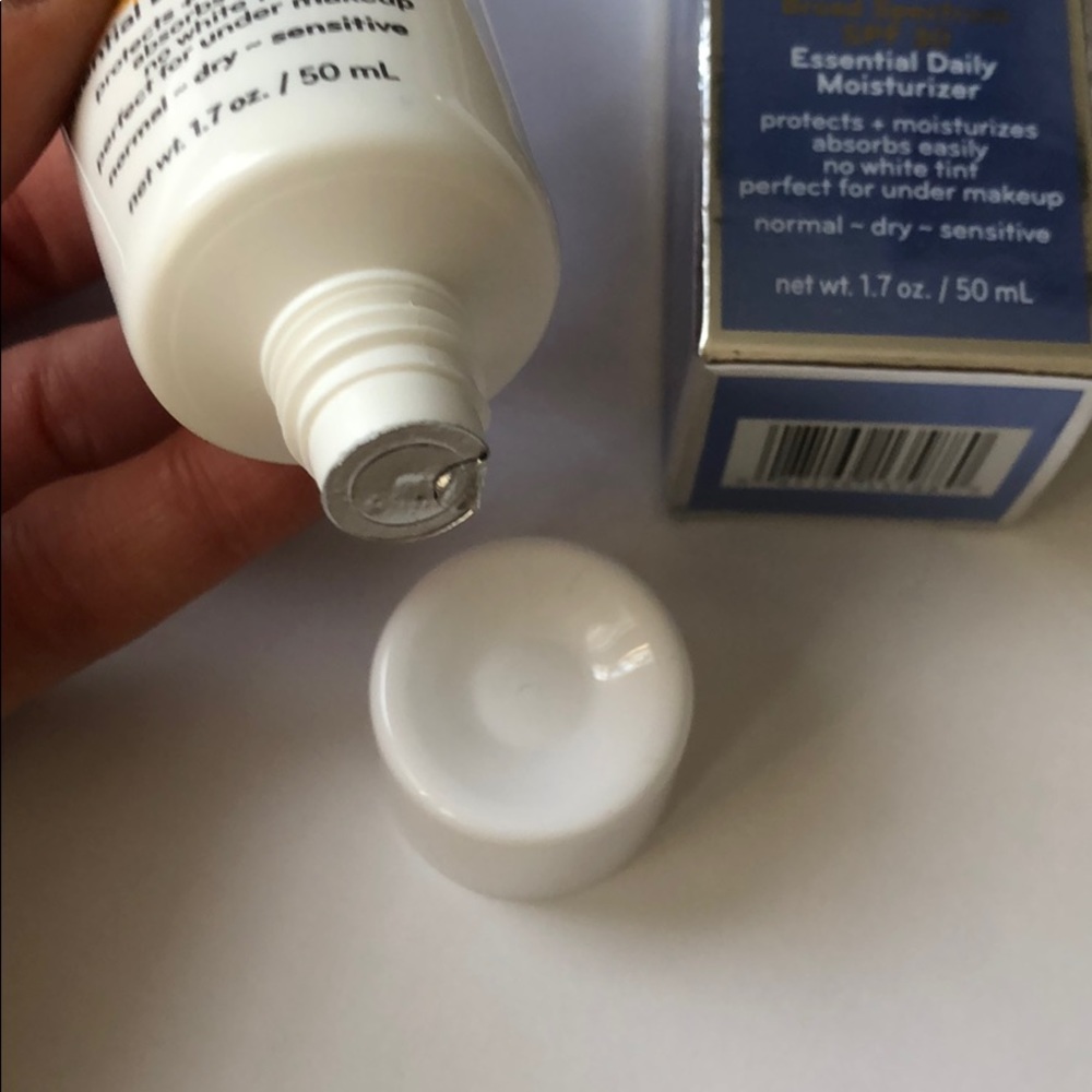 Purlisse Blue Lotus Moisturizer SPF30 NEW - Picture 3 of 5